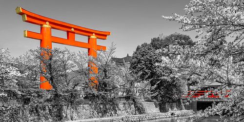 Okazaki kanaal met Keiryu brug en vermiljoen torii | colorkey