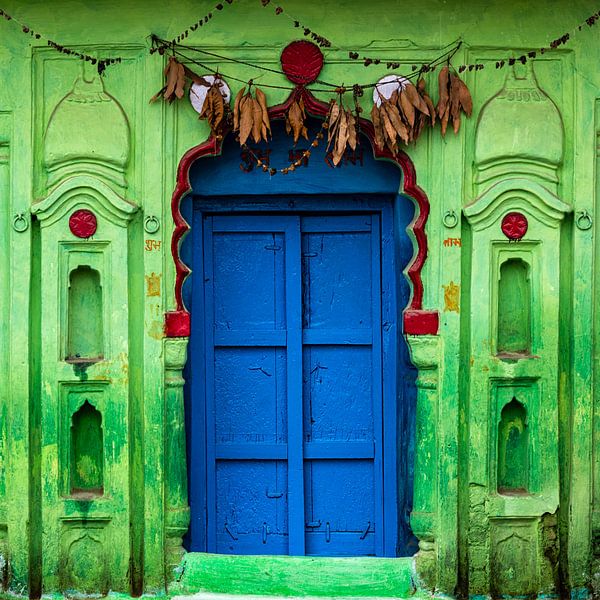 Groen geveltje in Orccha, India van Theo Molenaar