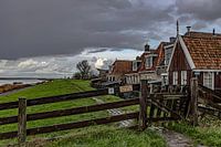 MAKKUM: Dijkwoningen aan de dijk bij Makkum