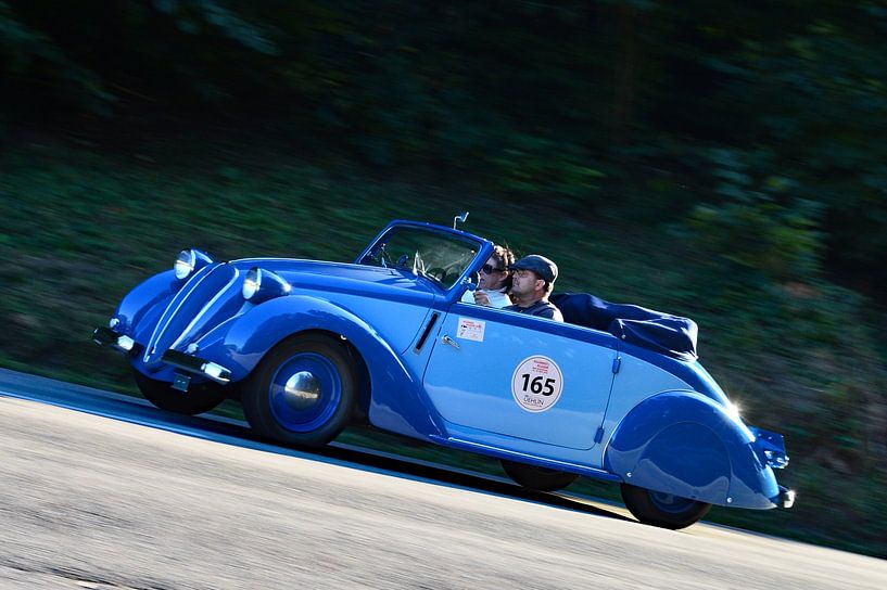 Fiat 1100 508C Viotti de berg op - Eggberg Klassik 2019 -... van Ingo Laue