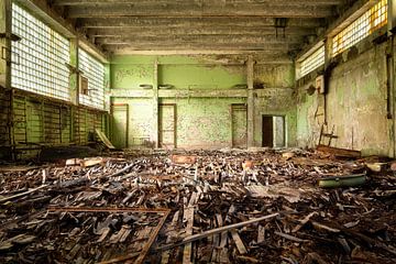 Verlassene Turnhalle in Tschernobyl. von Roman Robroek