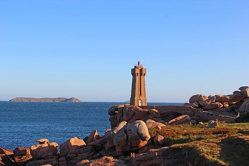 Lighthouse of Ploumanac'h by Wilma Overwijn