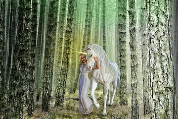 Prinses met eenhoorn lopen door een bos