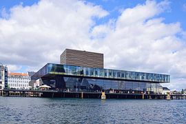 Reflections in the royal theatre by Frank's Awesome Travels