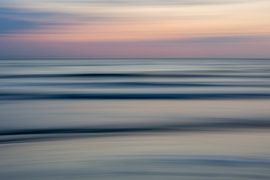 Zijden kust – Abstracte ruis van de zee van Nina Thilo