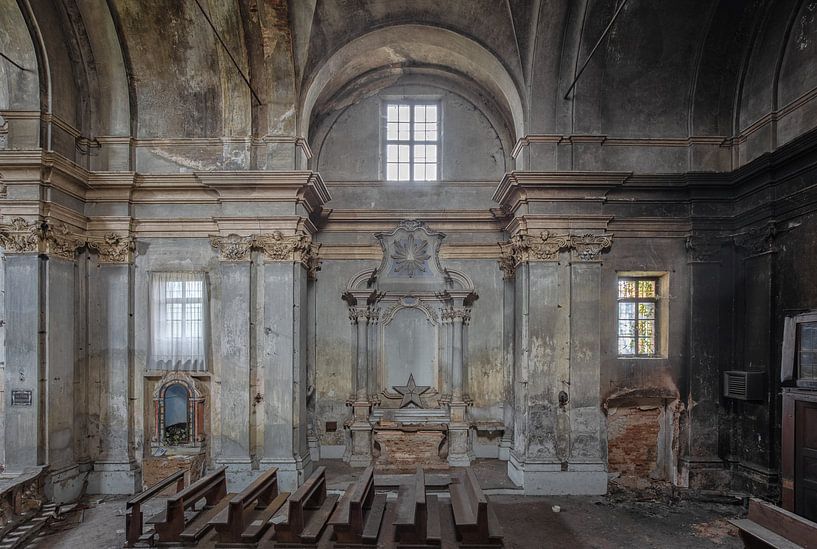 Lost Place - Église abandonnée en Italie par PixelDynamik
