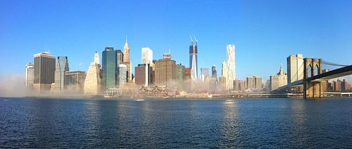 New York skyline Panorama mist van Mykon  Hendriks
