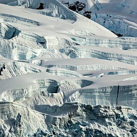 The eternal ice of the Antarctic by Roland Brack