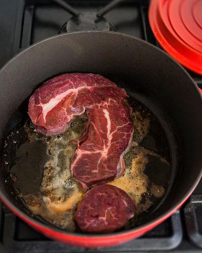 Ein Fleisch-Fragezeichen in der Pfanne