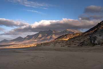 Montagne Fuerte Ventura et couverture nuageuse sur Bfec.nl