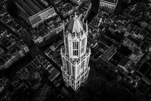 De Domtoren van Utrecht in tijdloze stilte van Bas van Setten