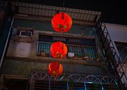 Rode Chinese lantaarns in de straten van Taipei van Teun Janssen thumbnail