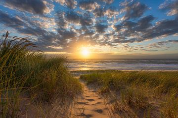 Plage au coucher du soleil sur Jeroen Lagerwerf