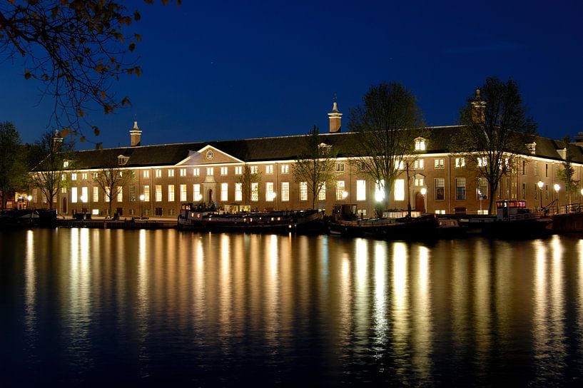 Hermitage Amsterdam (Nu Hart) by Richard Wareham