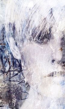Blond | Een portret van een blondine in ijsblauwe tinten van Wil Vervenne