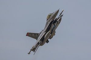 Eine F-16 der U.S. Air Force startet von der Air Base Spangdahlem.