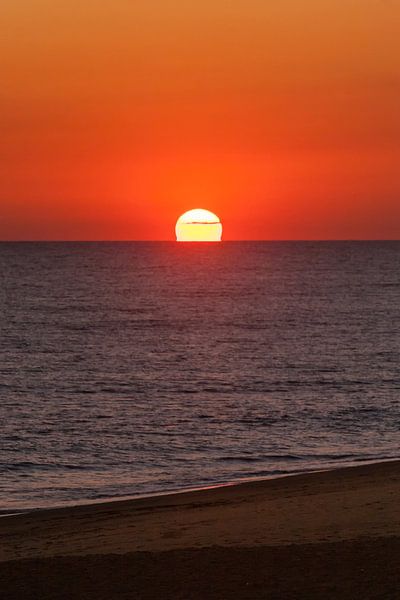 Zonsondergang  met avondrood  von Marcel van der Voet