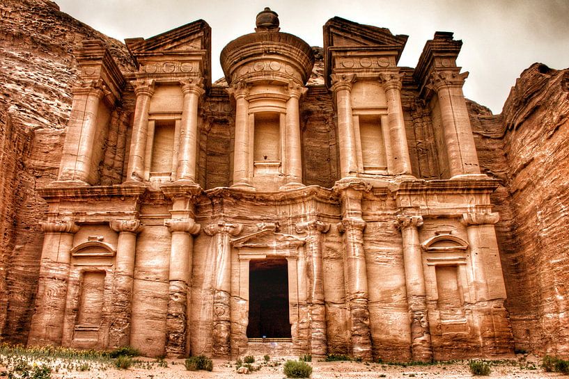 The Monastery in het mooie Petra, Jordanië van Bart Schmitz