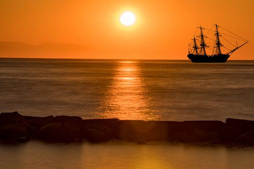 Varen bij zonsopkomst