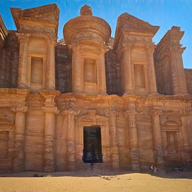 Klooster van Petra Jordanië van Rene van Heerdt