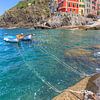 Aangemeerde boten in haven van  Riomaggiore Cinque Terre van Rob Kints