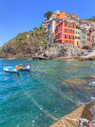 Bateaux amarrés dans le port de Riomaggiore Cinque Terre