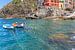 Aangemeerde boten in haven van  Riomaggiore Cinque Terre van Rob Kints