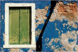 VENICE BURANO colourful houses and windows - blue wall
