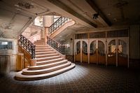 Treppe im verlassenen Kino.