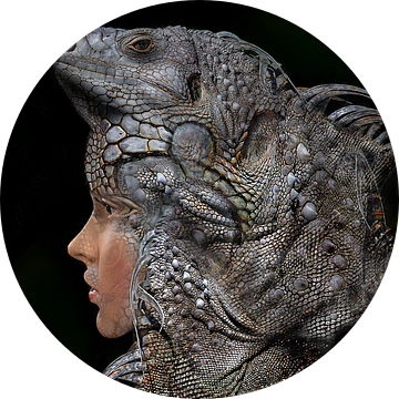 Iguana Girl of het Leguane meisje van Rudi Lippi