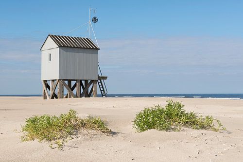 Drenkelingenhuisje op het Noordzeestrand van Terschelling