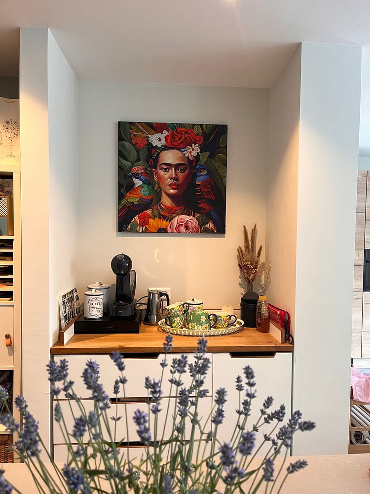 Frida and the birds  by Bianca ter Riet 