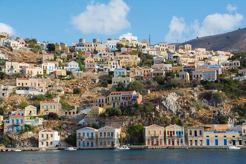 Kleurrijke huizen in Symi, Griekenland