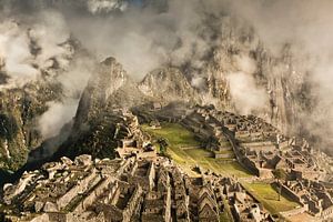 Machu Picchu, oude Inca stad, Peru van Frans Lemmens