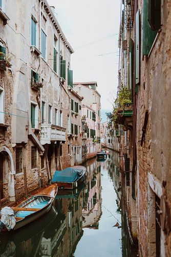Canal de Venise | Photographie de voyage en Italie sur Anne Verhees