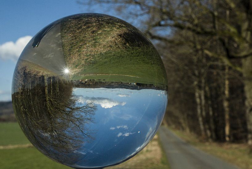 The glass ball 1 by Norbert Sülzner