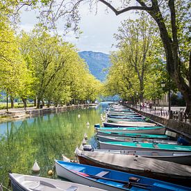 Annecy canoes by The Pixel Corner