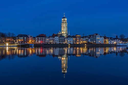 Deventer Skyline met Lebuïnuskerk in de avond - 5 van Tux Photography