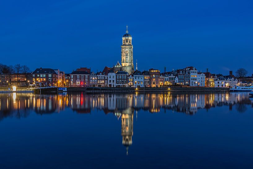 Deventer Skyline met Lebuïnuskerk in de avond - 5 van Tux Photography