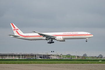 Garuda Boeing 777-300ER (PK-GIK) in retro livery.
