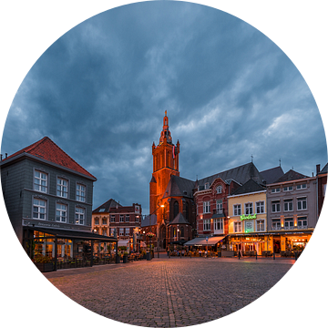Roermond - De Markt en de Sint Christoffelkathedraal in de avond (0148) van Reezyard