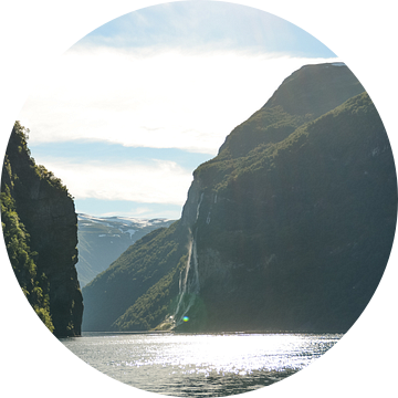 Geiranger fjord in Noorwegen van Dayenne van Peperstraten