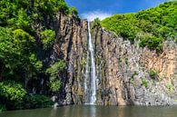Waterval op het eiland Reunion in de Indische Oceaan van Reiner Conrad thumbnail