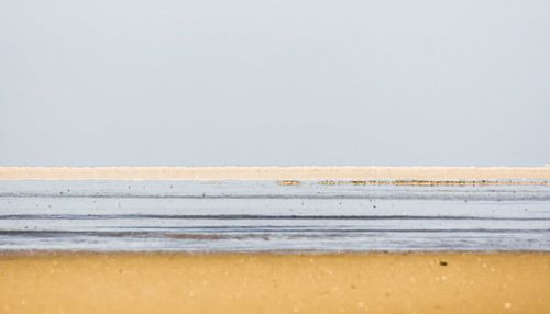 Landschap van lijnen bij de Waddenzee.