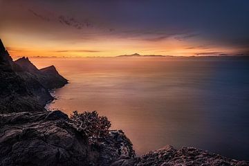 Coastal landscape of Gran Canaria with view to Tenerife. by Voss Fine Art Fotografie