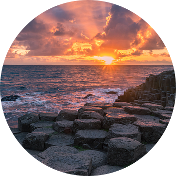 Zonsondergang bij de Giant's Causeway, Noord Ierland