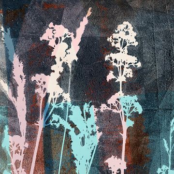 Organische abstracties. Moderne abstracte botanische kunst. Blauwe nacht schoonheid van Dina Dankers