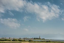 Vue de l'Hindeloopen depuis l'IJsselmeerdijk près de Workum sur Harrie Muis