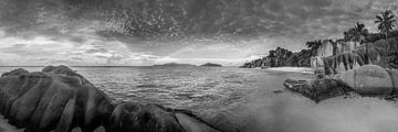 Seychellen bij zonsondergang in zwart-wit. van Manfred Voss, Schwarz-weiss Fotografie