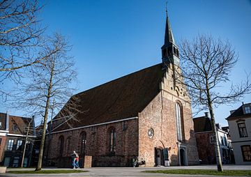 De Grote of Sint-Martinuskerk in Dokkum: Een Historisch Monument van Gotische Schoonheid van Zuidfotograaf